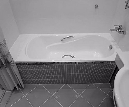 Чугунная ванна Roca Haiti 150x80 2332G000R с отверстиями для ручек с антискользящим покрытием фото 2
