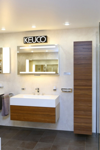 Зеркальный шкаф Keuco Edition 300 95 30203 171201 с подсветкой Белый фото 3